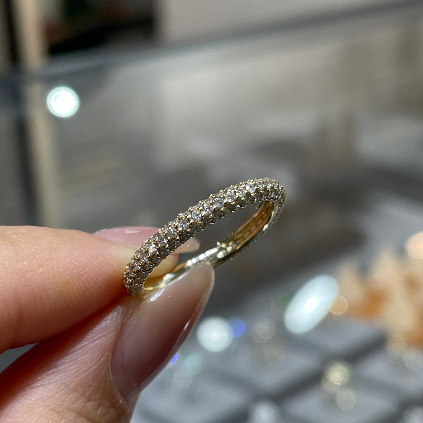 9k Lab diamond round 0.6ct three row ¾ coverage ring