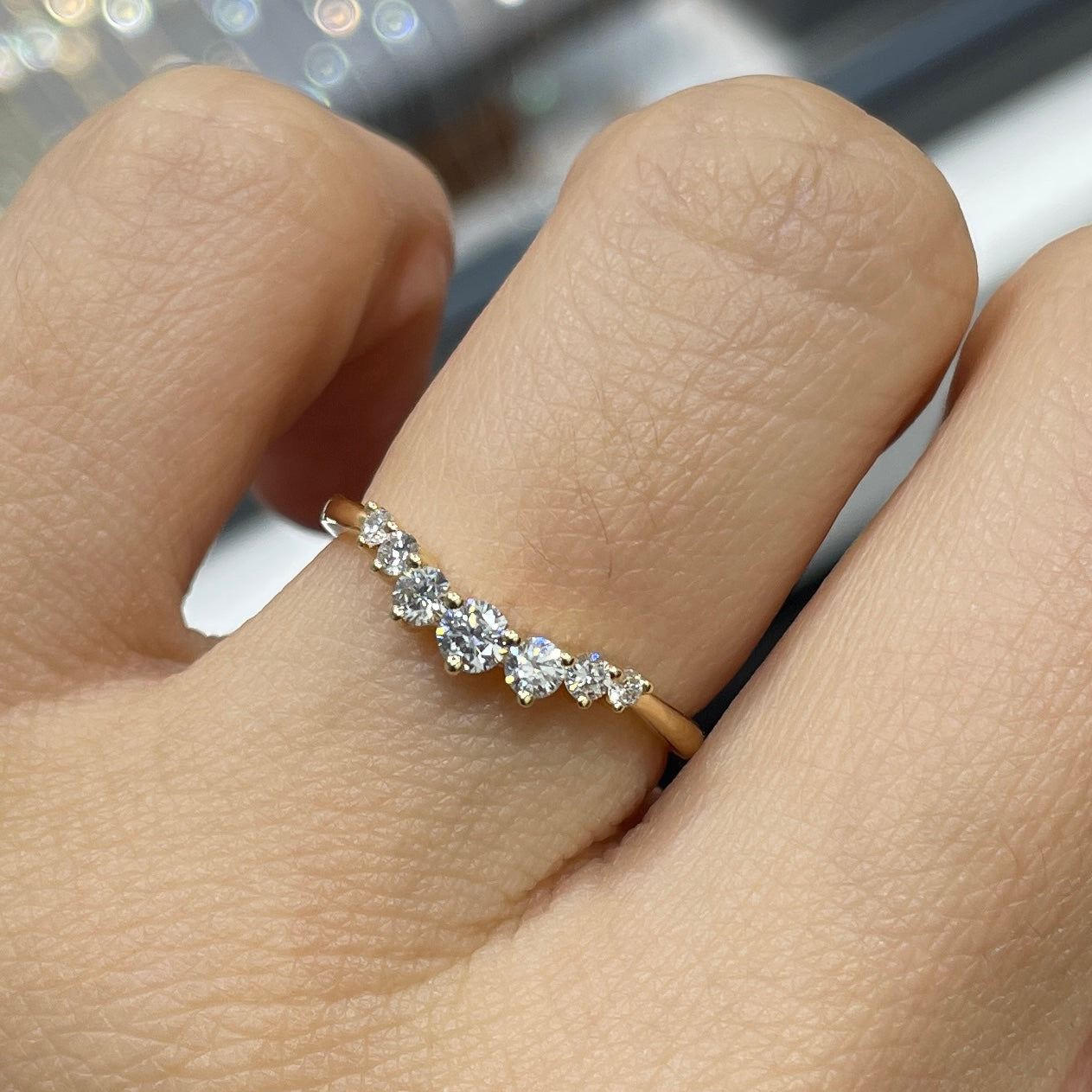 Lab Diamond round 0.25ct V shape half eternity ring