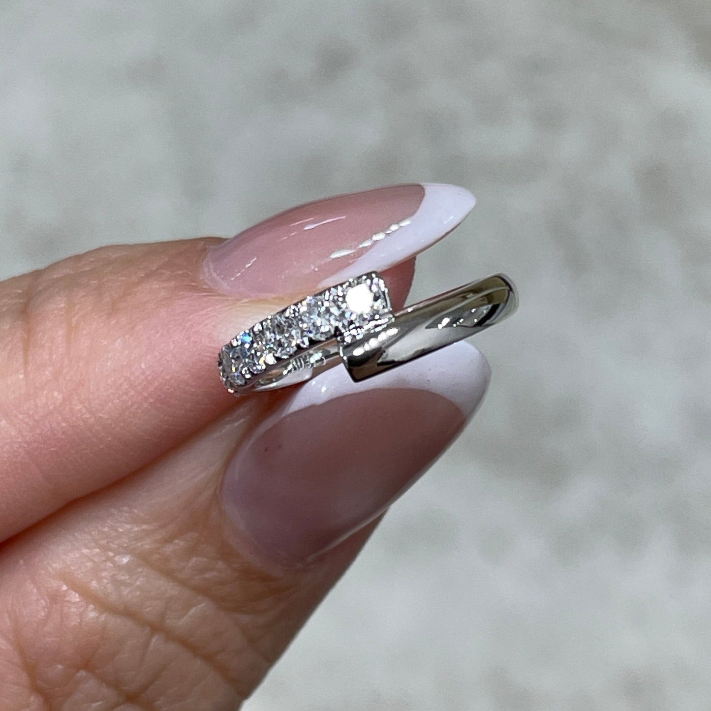 9k lab diamond round 0.3ct round lucky pinky ring