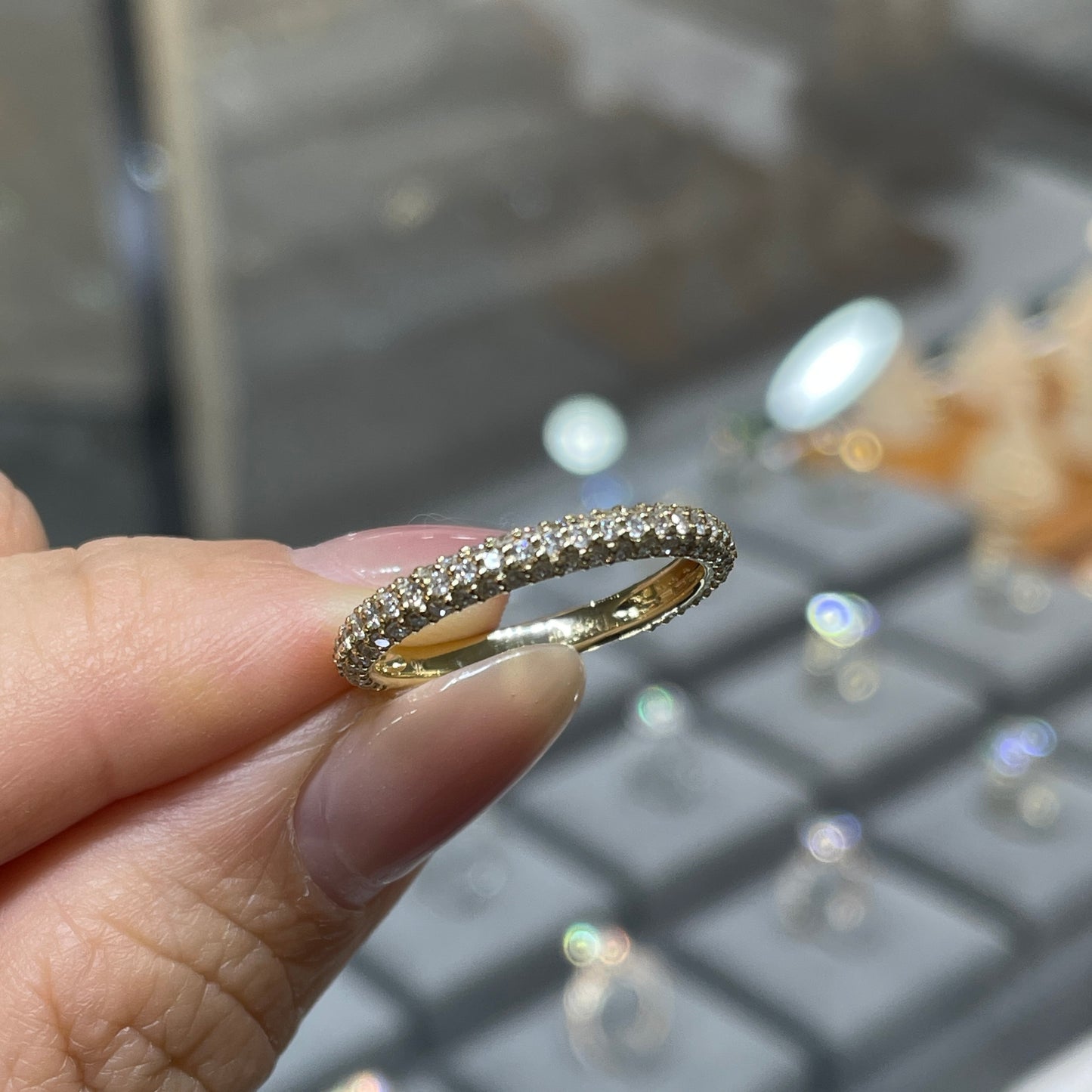9k Lab diamond round 0.6ct three row ¾ coverage ring
