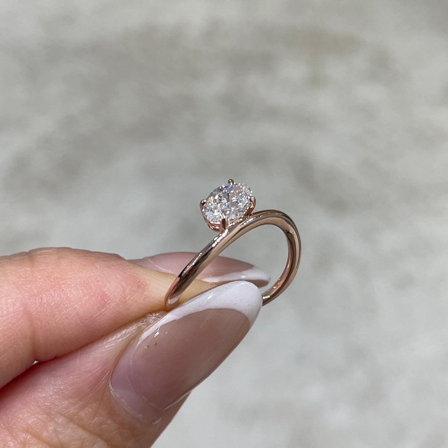 9k Lab diamond oval shape 0.4ct four-prong wavy pinky ring