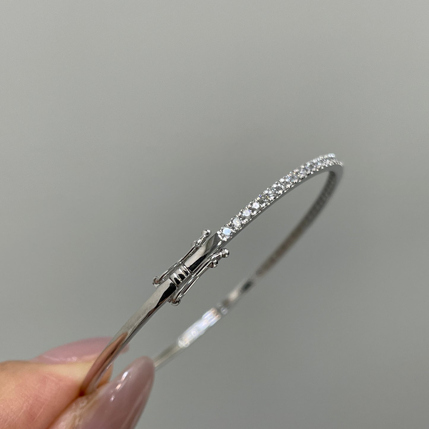 Lab diamond Round 0.5ct four-prong half tennis bangle