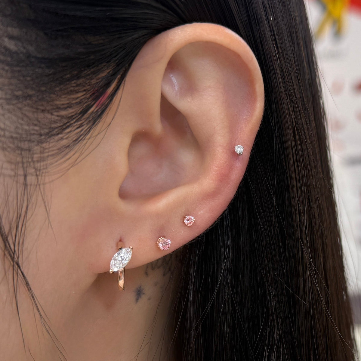 Lab pink diamond round 0.1ct three-prong stud earrings - pair