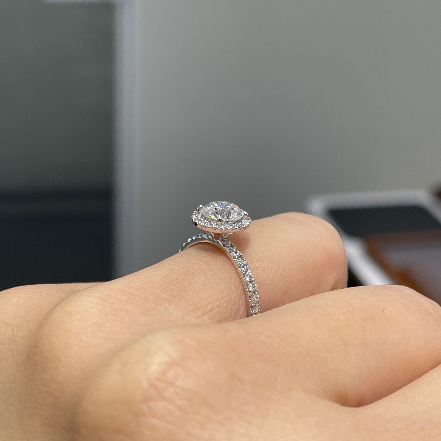 IGI Lab diamond round 1ct halo pave ring
