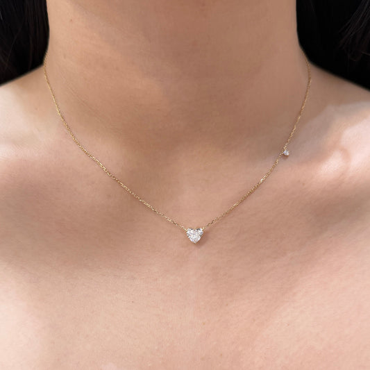 Lab diamond heart shape 0.8ct three-prong with little diamond necklace