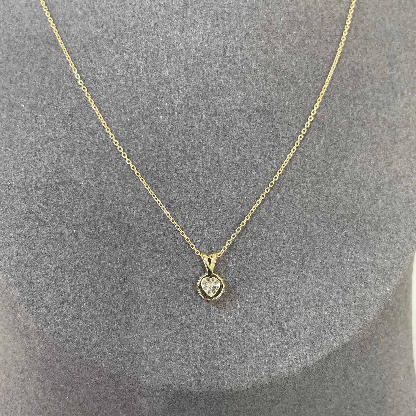 Lab diamond round 0.6ct four heart-prong compass pendant with necklace