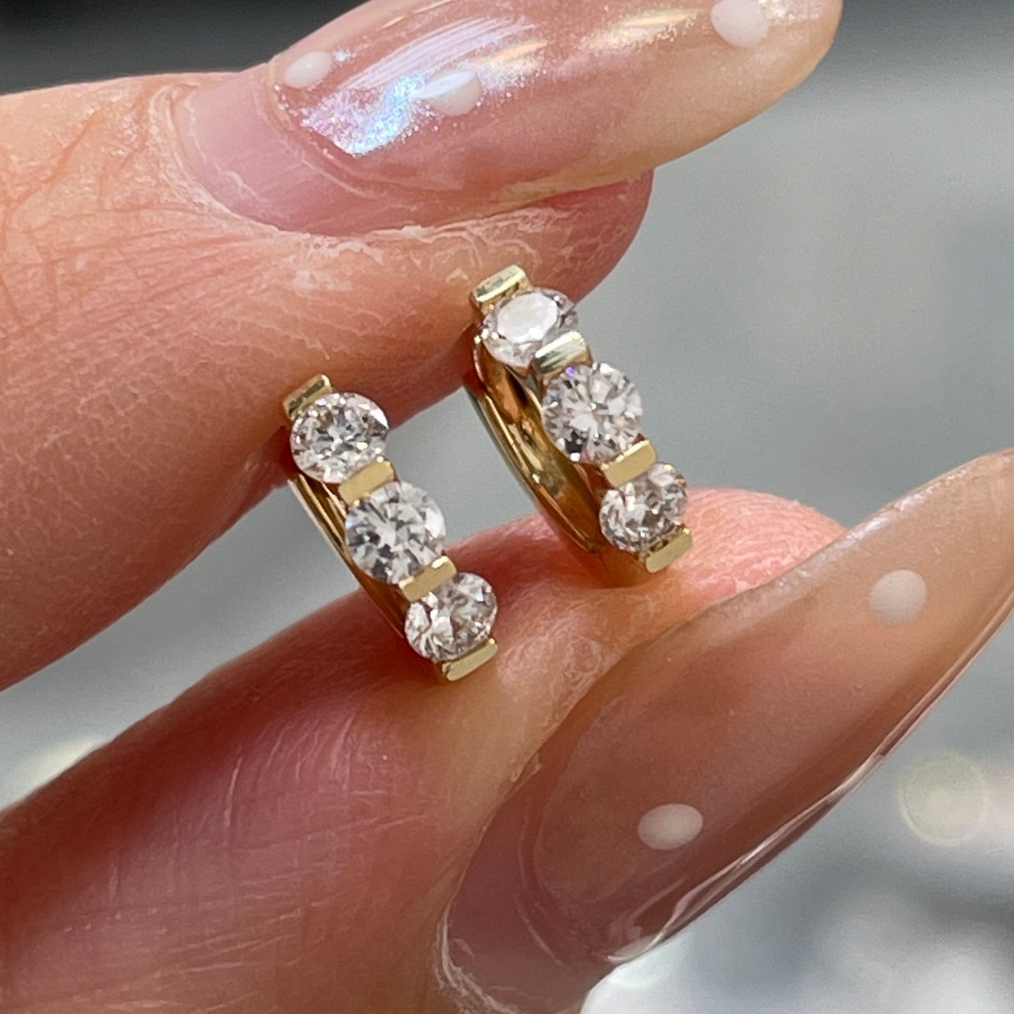 9k Lab Diamond round 0.13ct trio bar setting 6mm hoop earring-each
