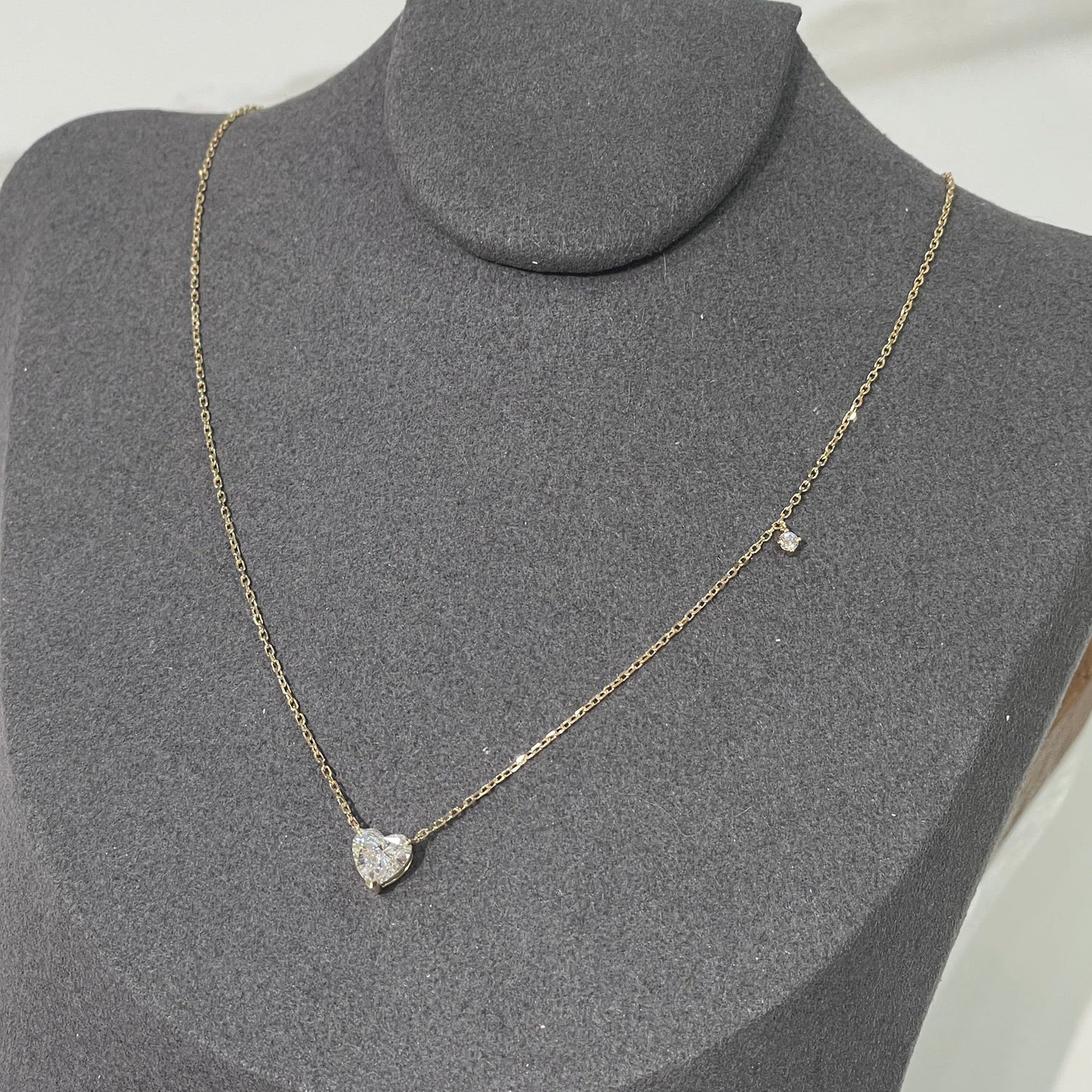 Lab diamond heart shape 0.78ct three-prong with little diamond necklace