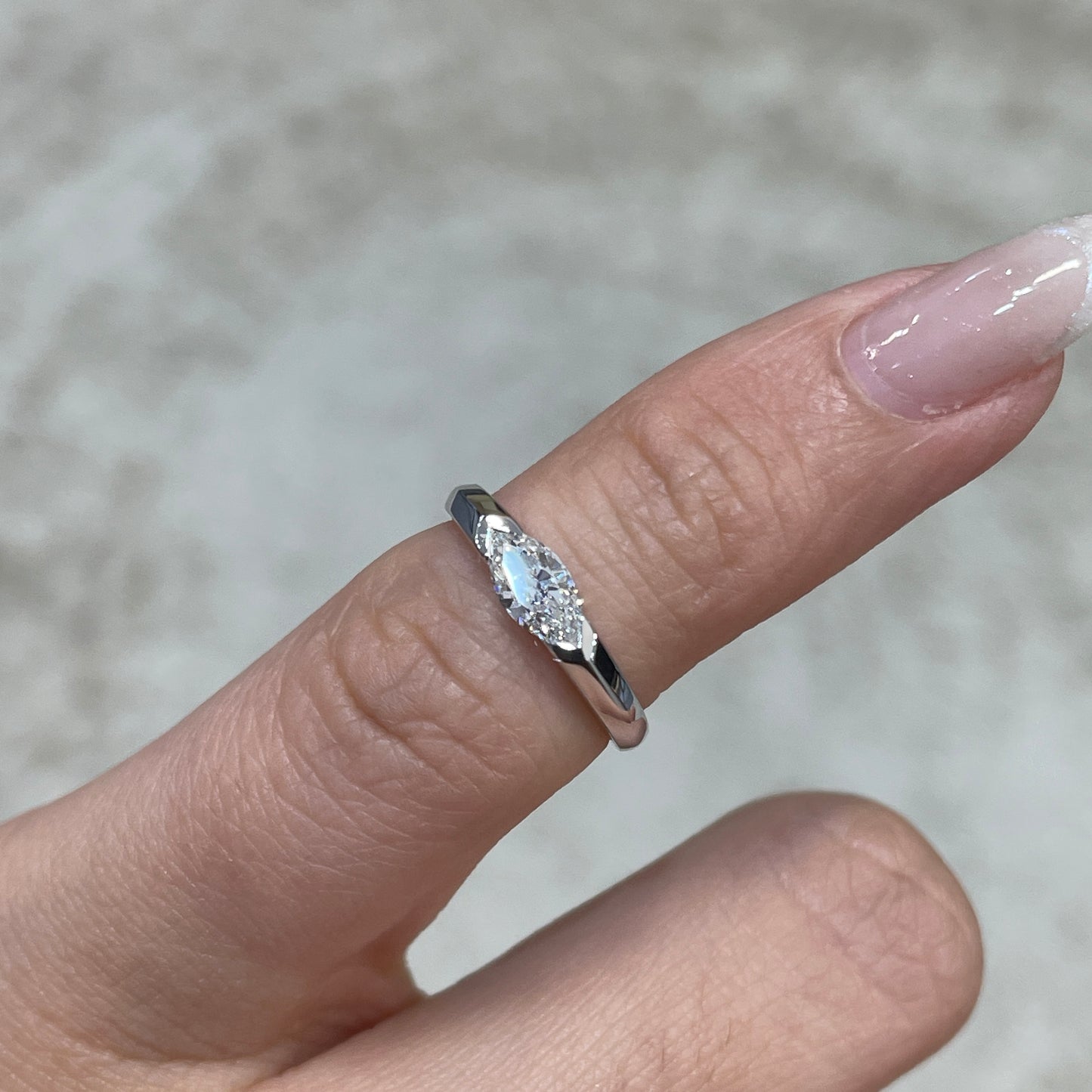 9K Lab diamond marquise 0.3ct east west horizontal pinky ring