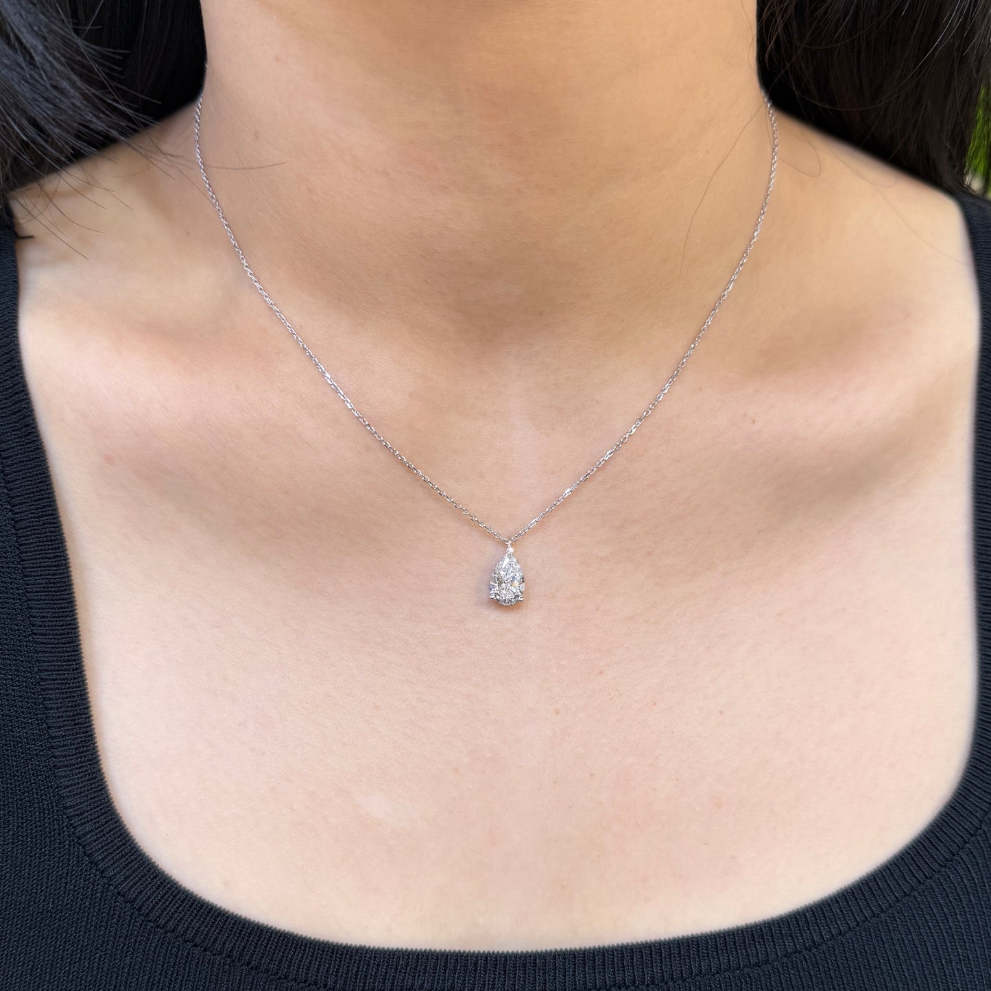 IGI Lab diamond Pear shape 1.5ct three-prong necklace
