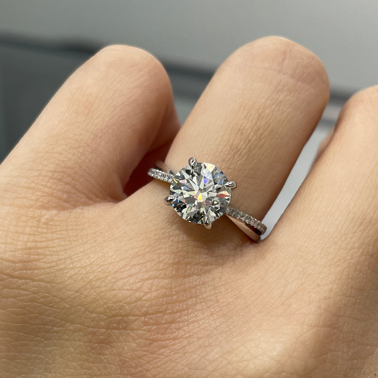 IGI lab diamond Round 2ct four-prong underhalo criss cross diamond band ring