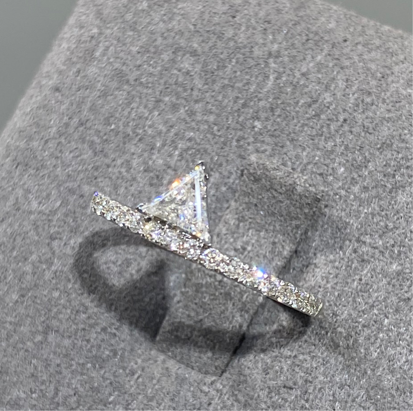 Lab diamond triangle cut 0.2ct pave ring