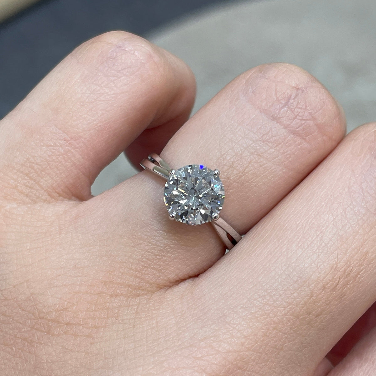 IGI Lab diamond Round 2ct compass four-prong underhalo criss cross band ring