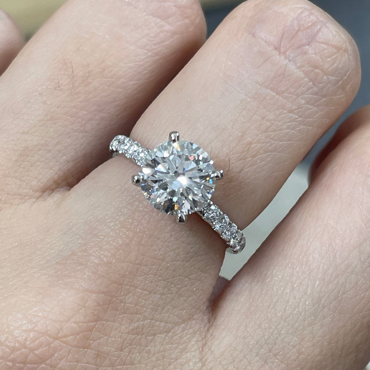 IGI lab diamond Round 2ct four-prong underhalo pave ring