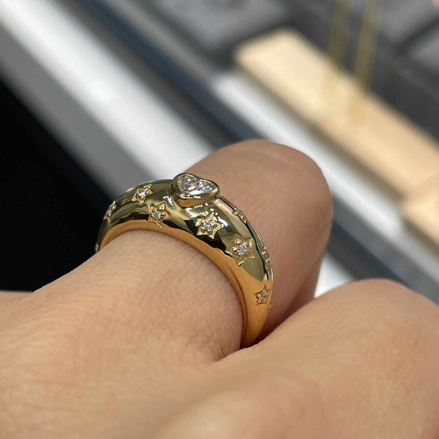 Lab Diamond Heart shape 0.15ct bezel starburst dome ring