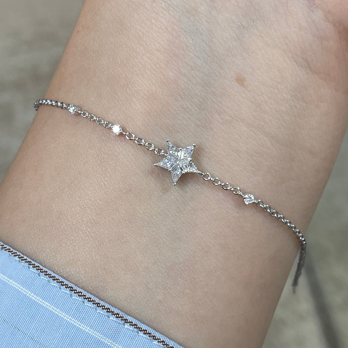 9k Lab diamond kite cut 0.36ct Illusion star with little diamonds thick chain bracelet