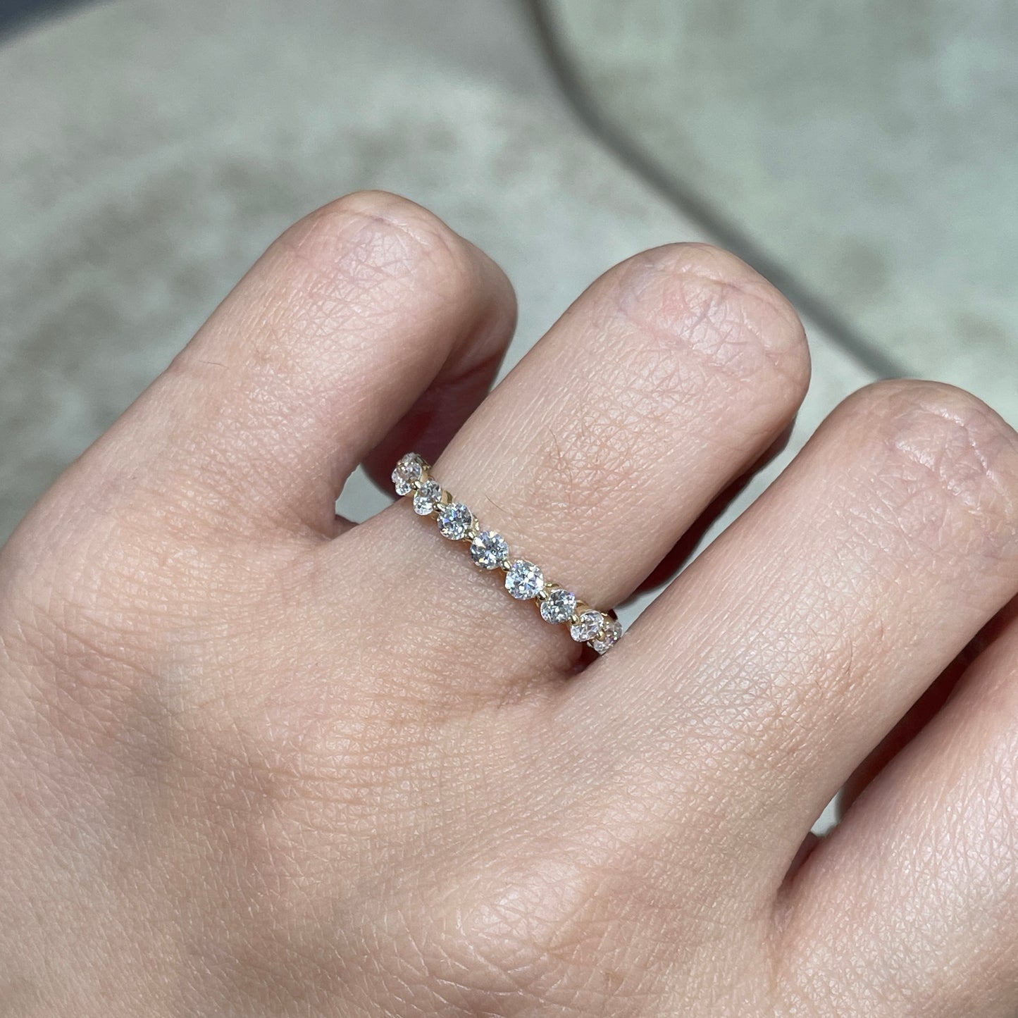9k Lab Diamond round 0.75ct single-prong half eternity ring