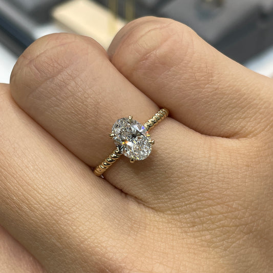 IGI Lab diamond Oval 1ct underhalo twisted band ring
