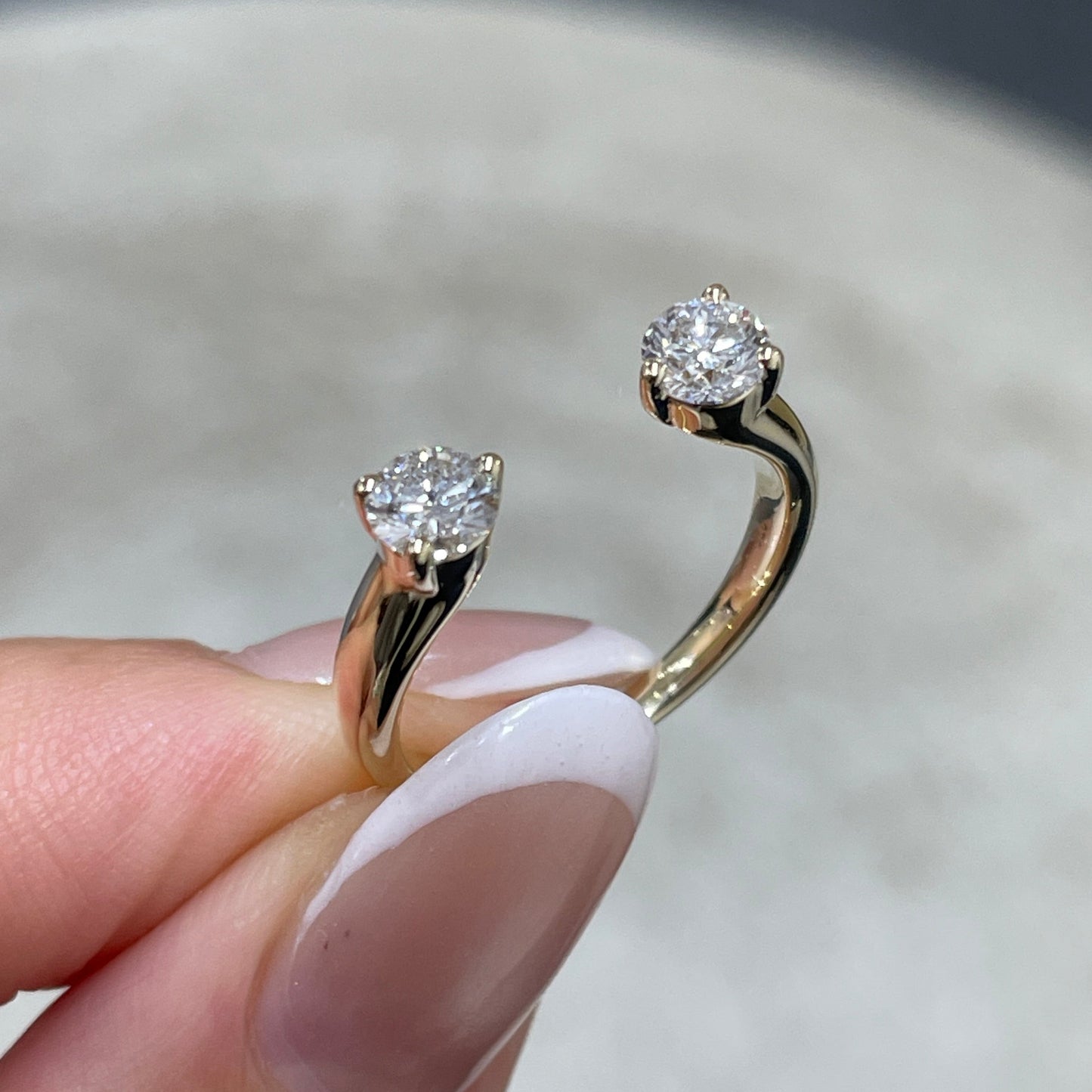 9K Lab Diamond round 0.6ct duo invisable open ring