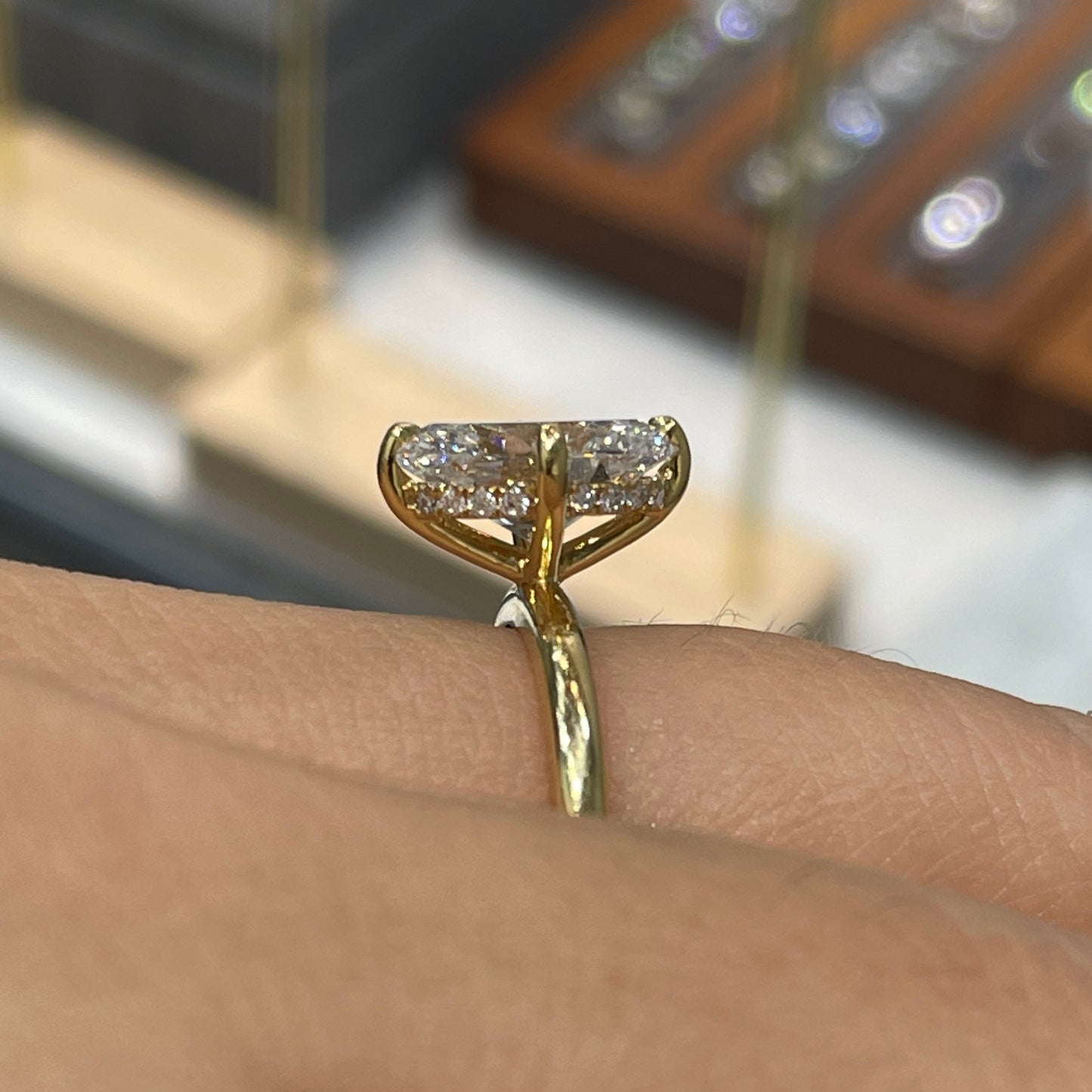 IGI lab diamond Oval shape 2ct compass underhalo ring