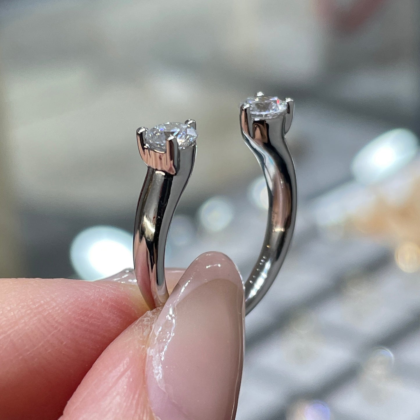 Lab Diamond round 0.6ct duo invisable open ring