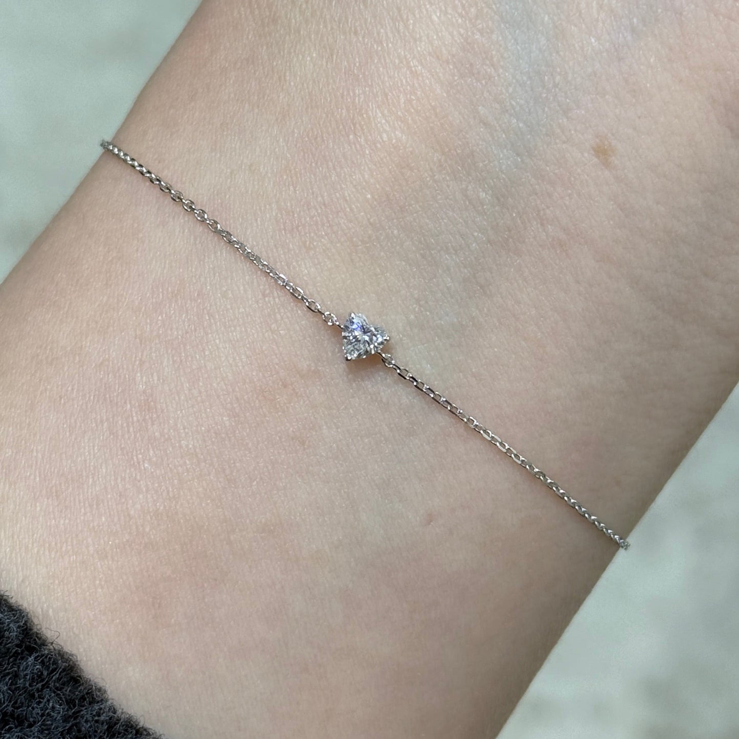 Lab diamond heart shape 0.15ct three-prong bracelet