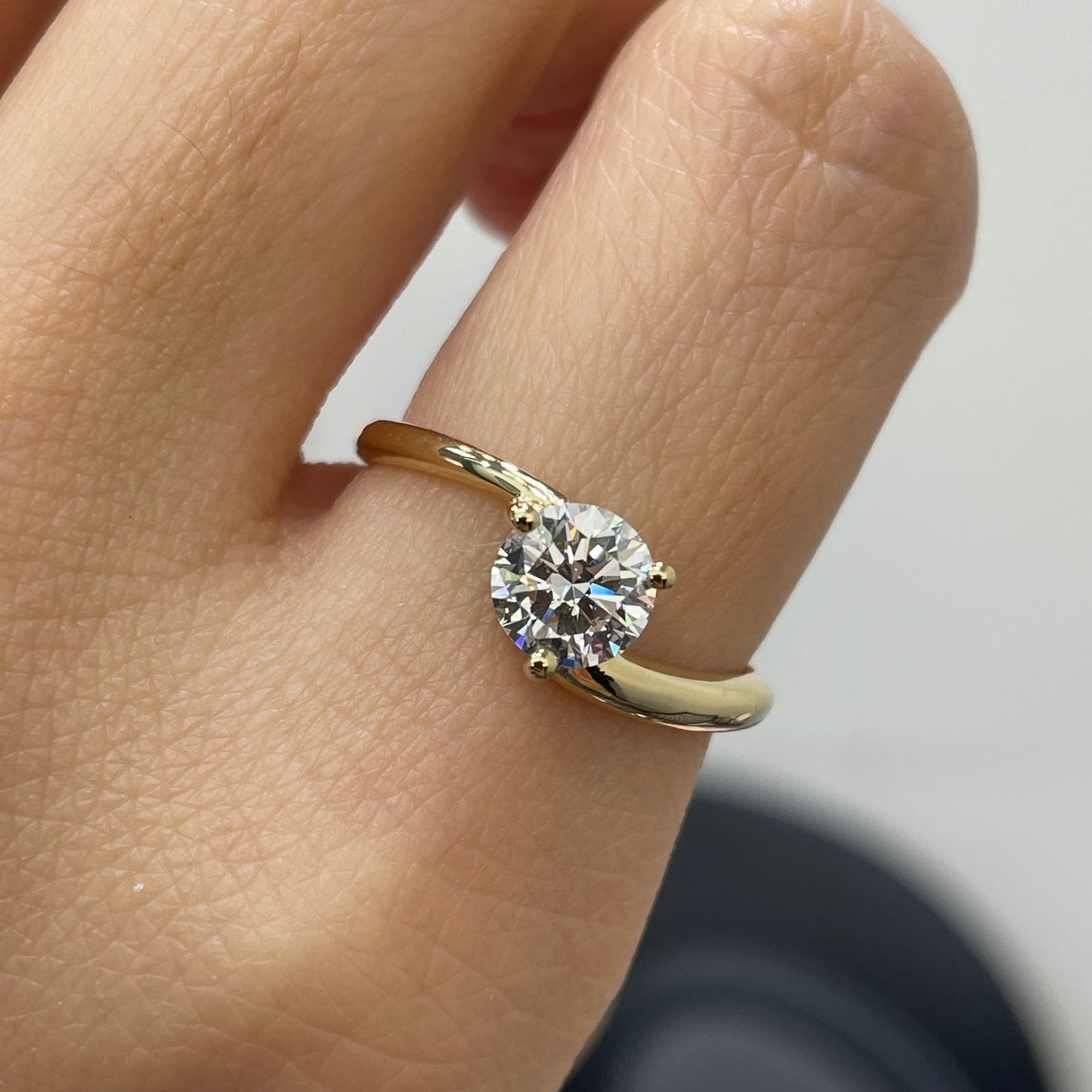 Lab diamond round 1ct rapture ring