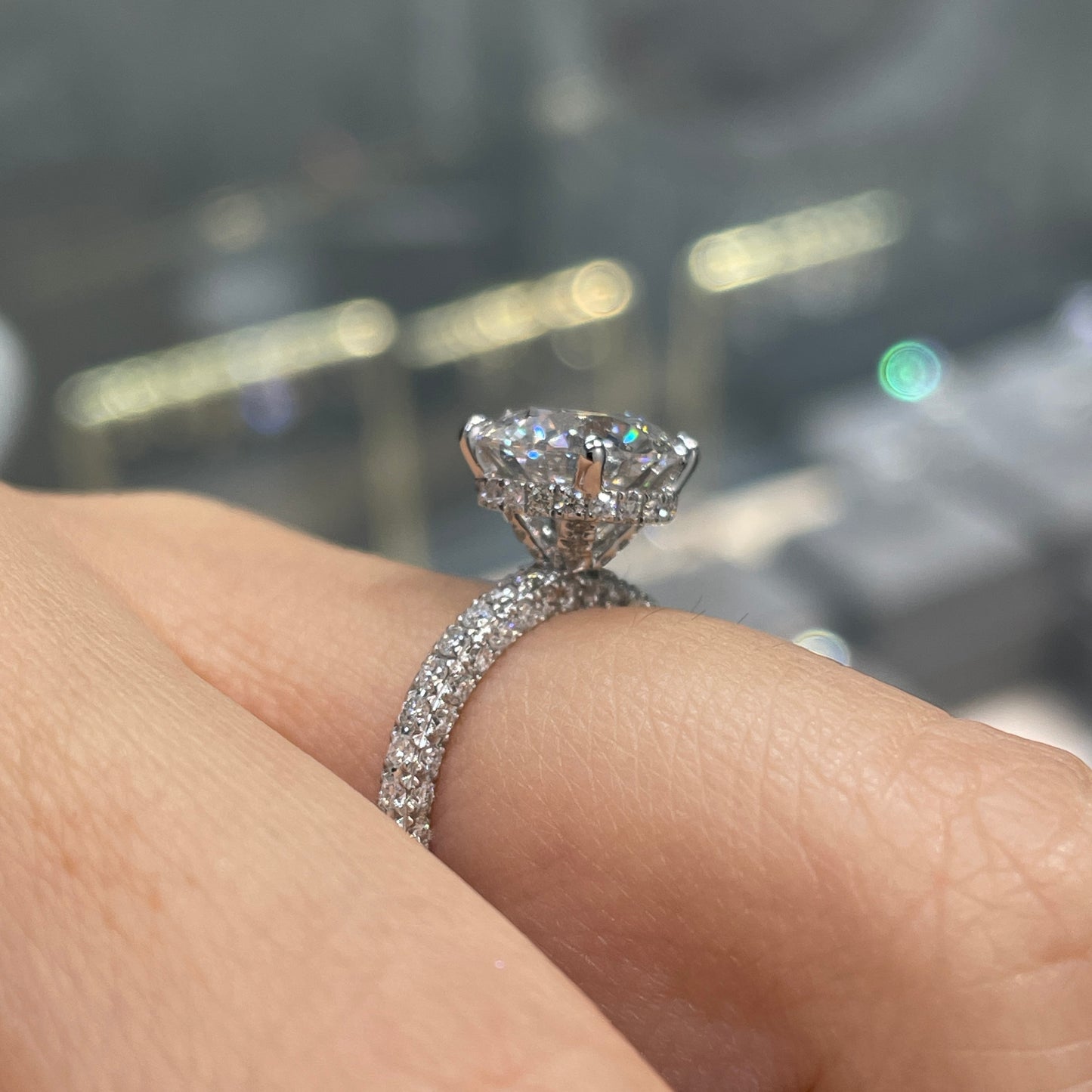 IGI Lab diamond Round 2ct underhalo with underpaved three-side pave band ring