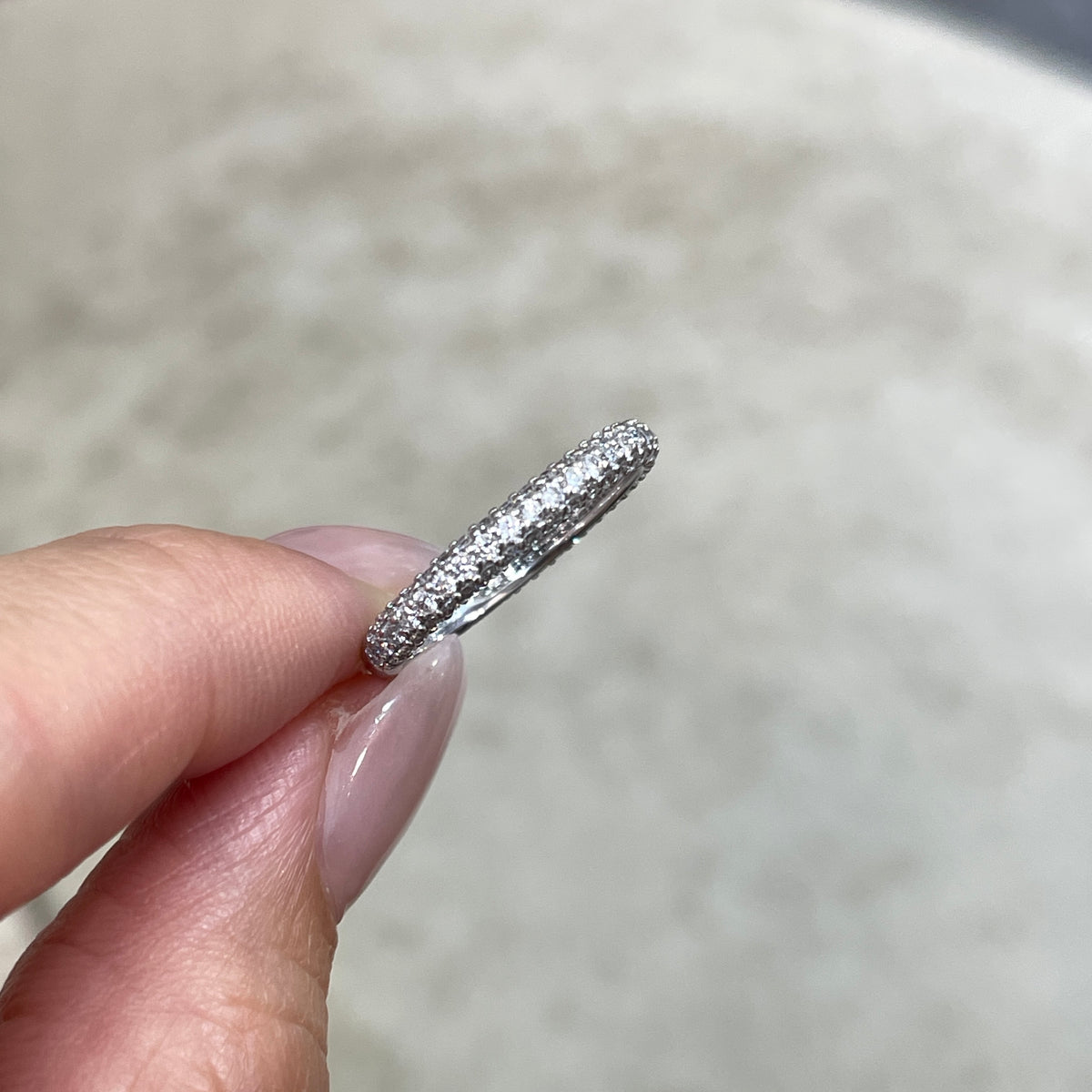 9k Lab diamond round 0.6ct three row ¾ coverage ring