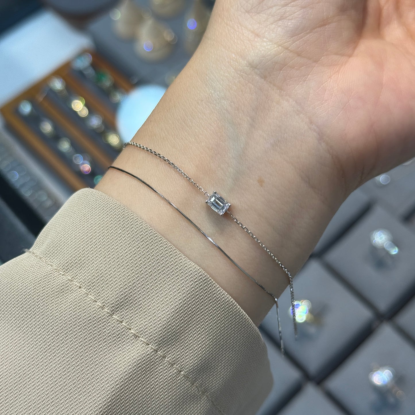 Lab diamond Emerad cut 0.4ct four-prong horizontal bracelet