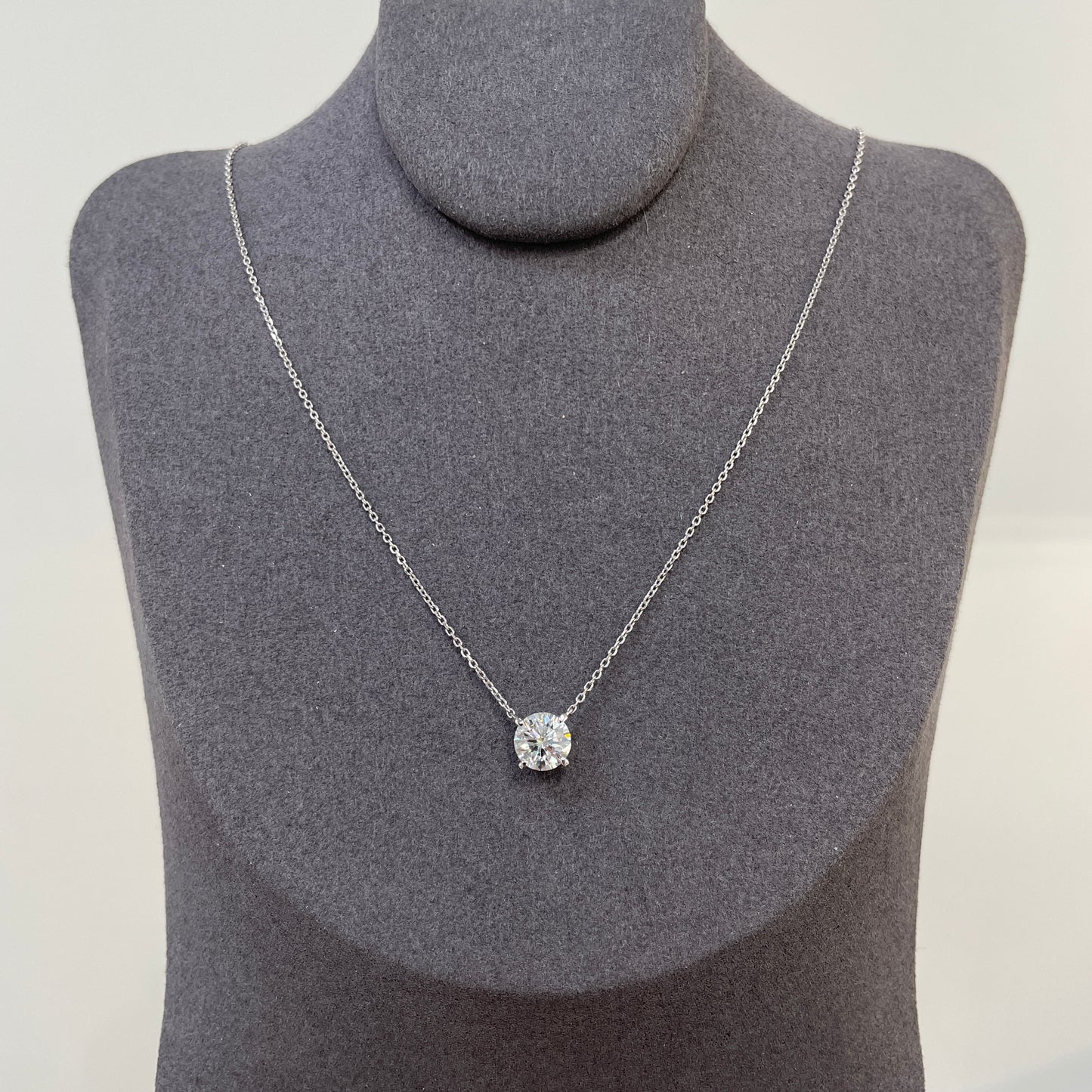 Lab Diamond round 1.1ct four-prong necklace