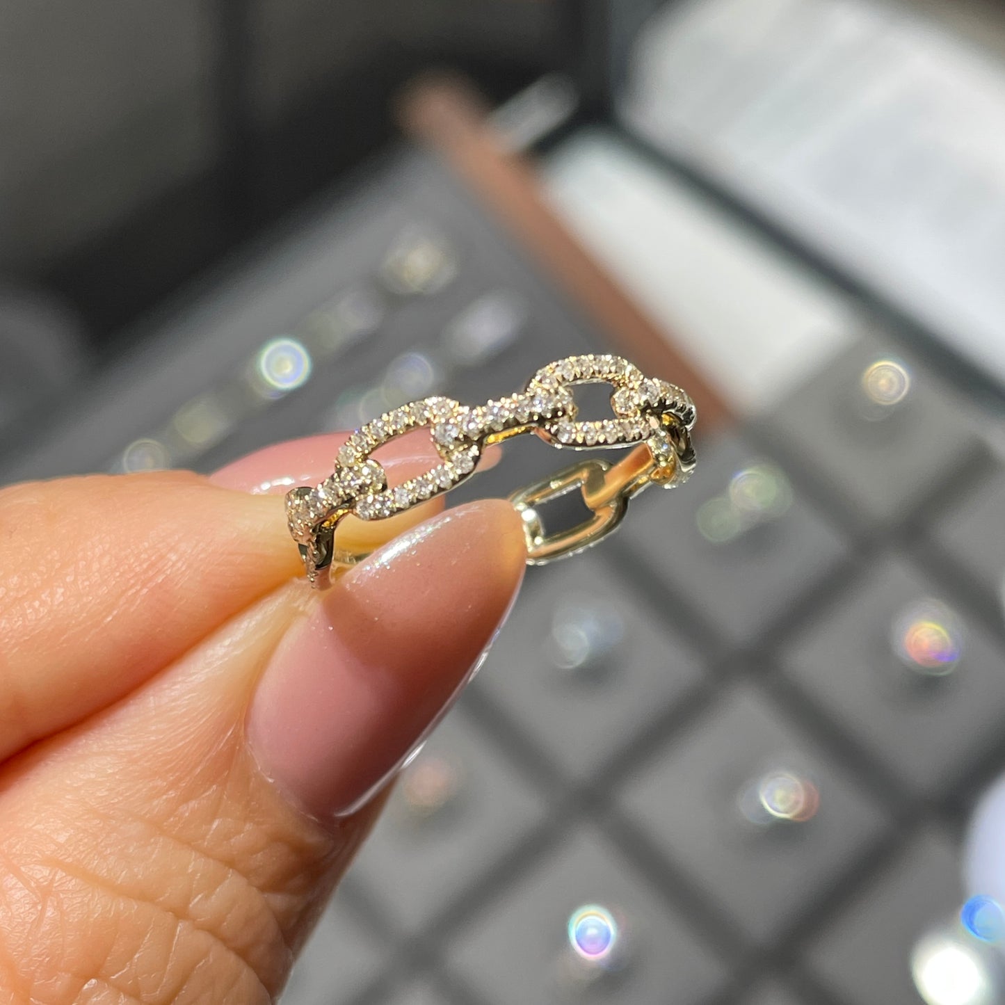 9k Lab diamond round 0.3ct chain link ring
