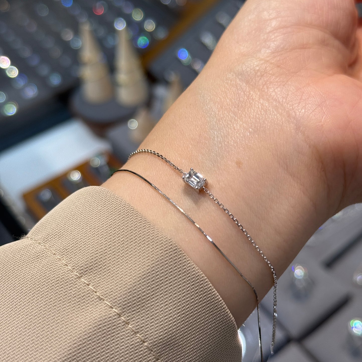 Lab diamond Emerad cut 0.4ct four-prong horizontal bracelet