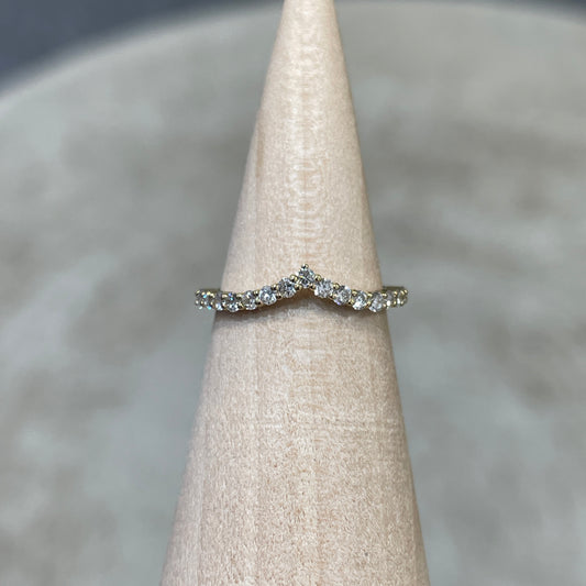 9k Lab diamond round 0.2ct half eternity v shape pinky ring