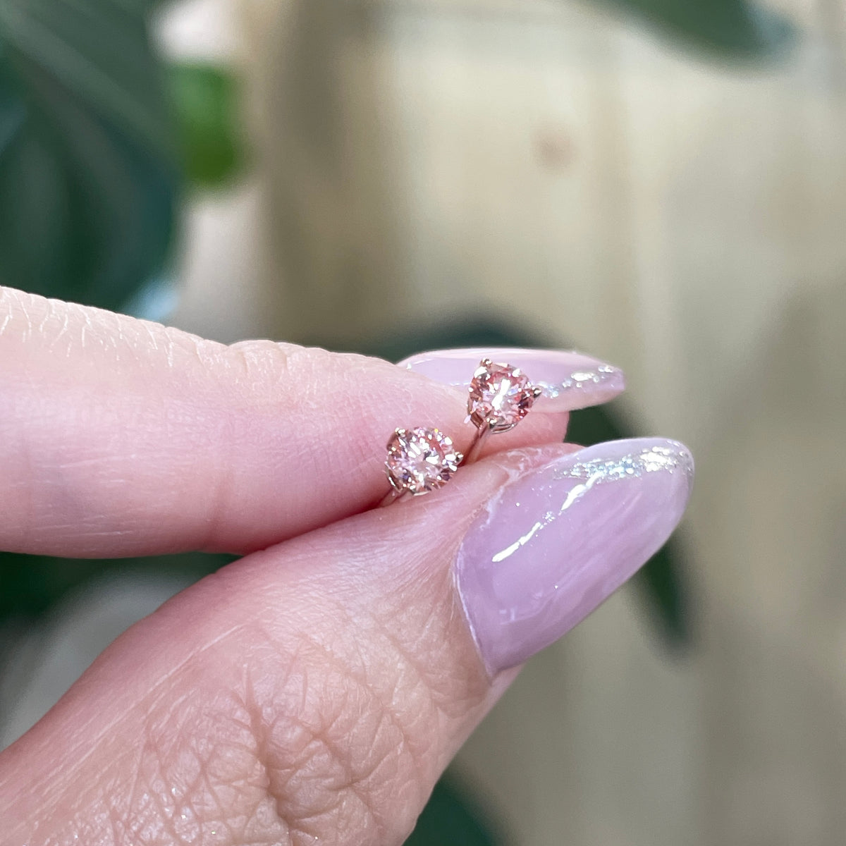 Lab pink diamond round 0.3ct three-prong stud earrings - pair