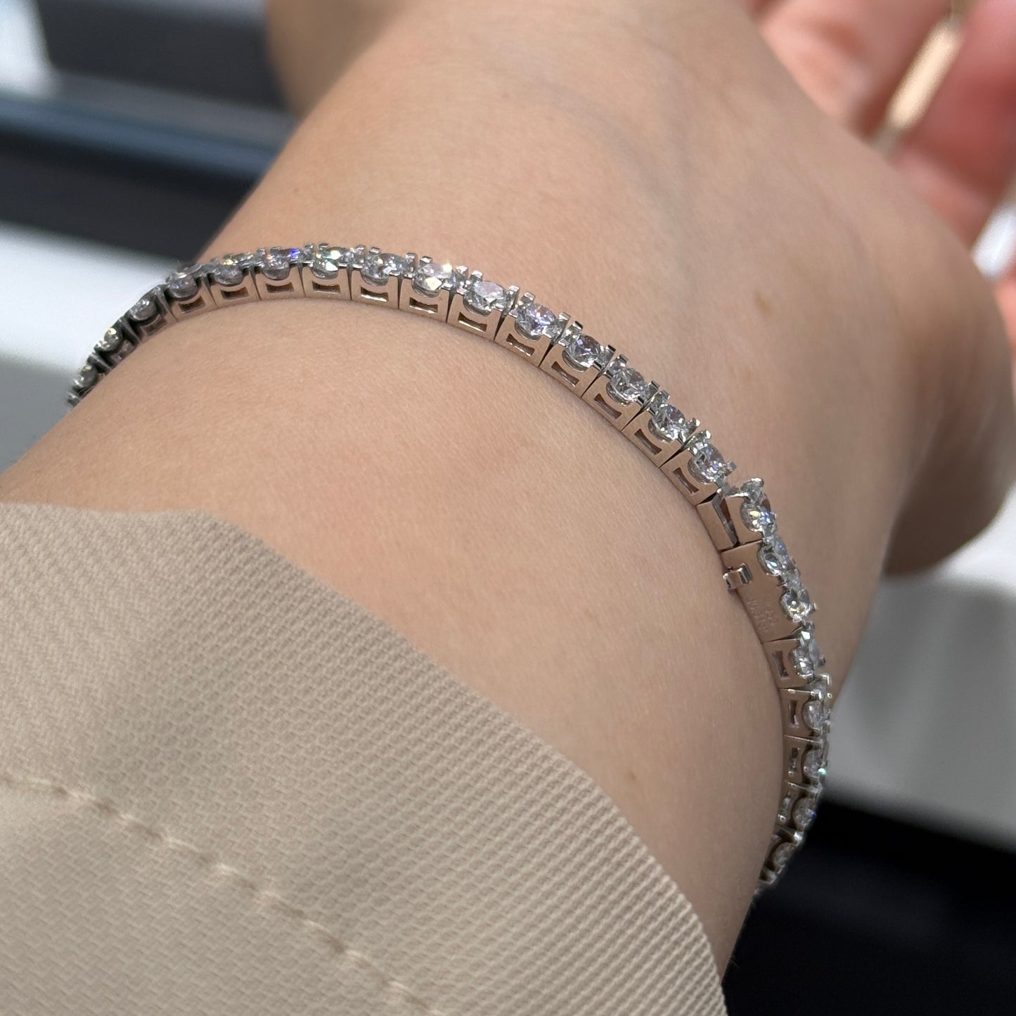 Lab diamond round 5.5ct cow four-prong tennis bracelet