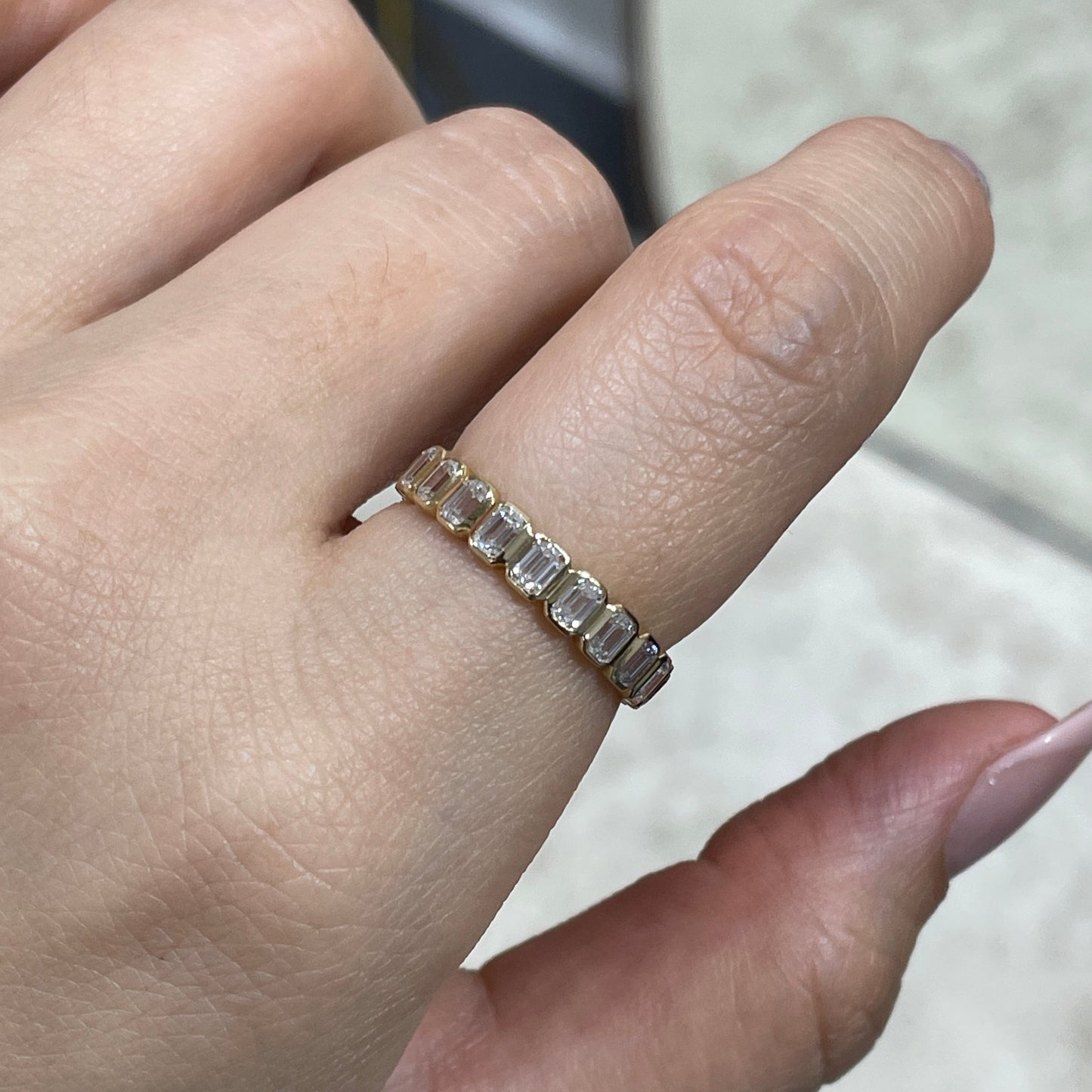 9k Lab diamond oval & emerald cut 1.3ct bezel half half full eternity ring