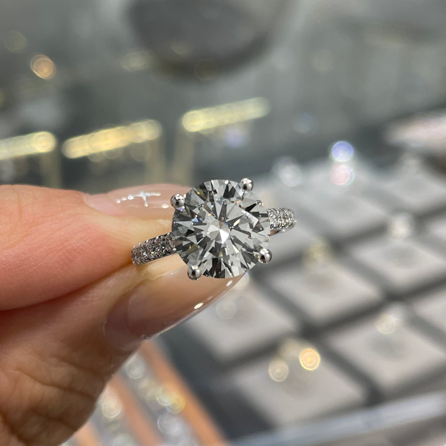 IGI Lab diamond round 3ct four-prong pave ring