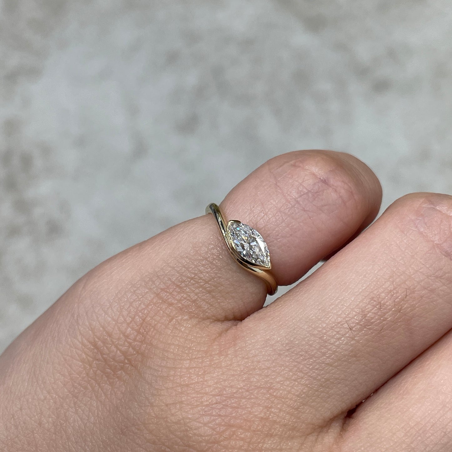 9k Lab diamond 0.5ct Marquise shape wavy pinky ring