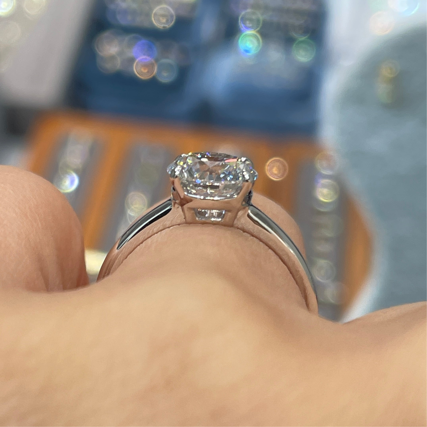 IGI lab diamond round 1.5ct four-prong low setting solitaire ring
