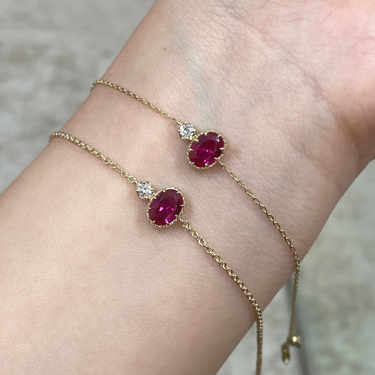 9k Lab ruby oval 0.8ct with lab diamond round 0.1ct thick chain bracelet