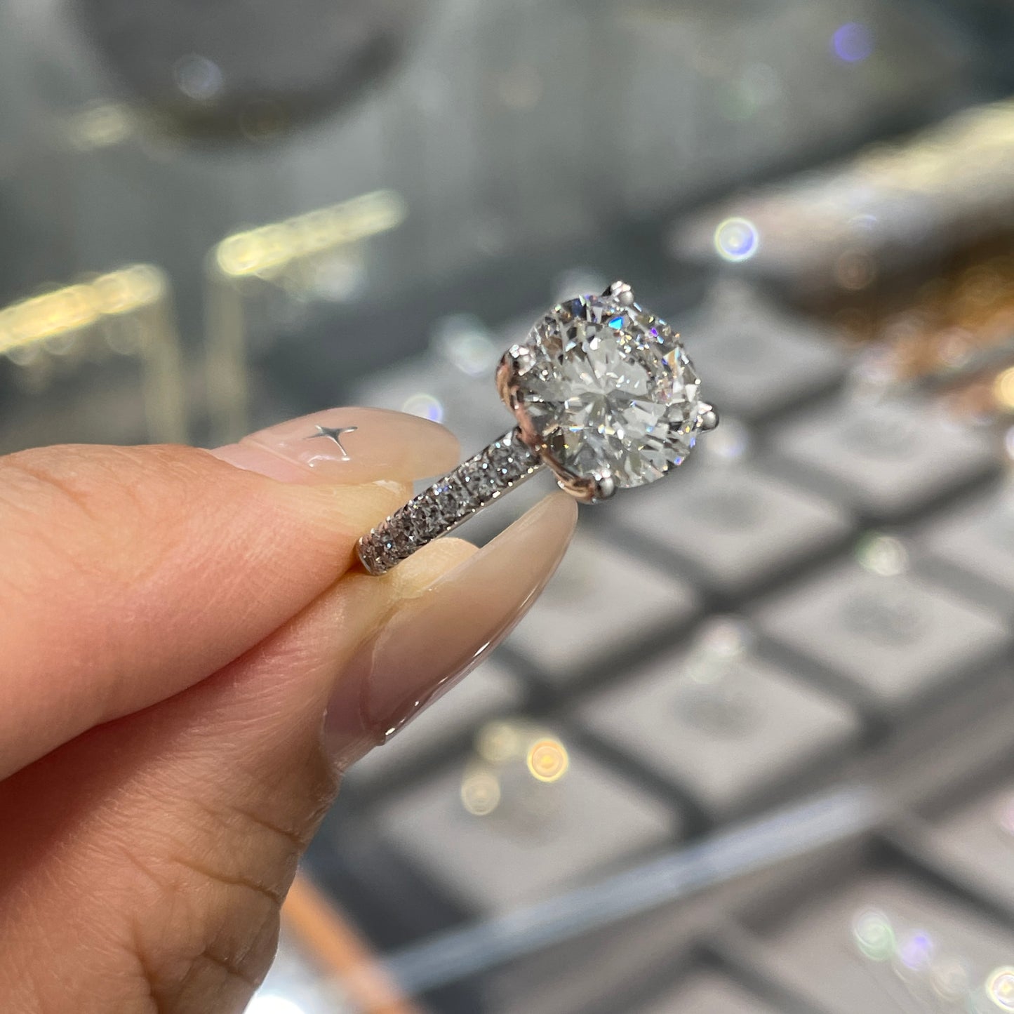IGI Lab diamond round 3ct four-prong pave ring