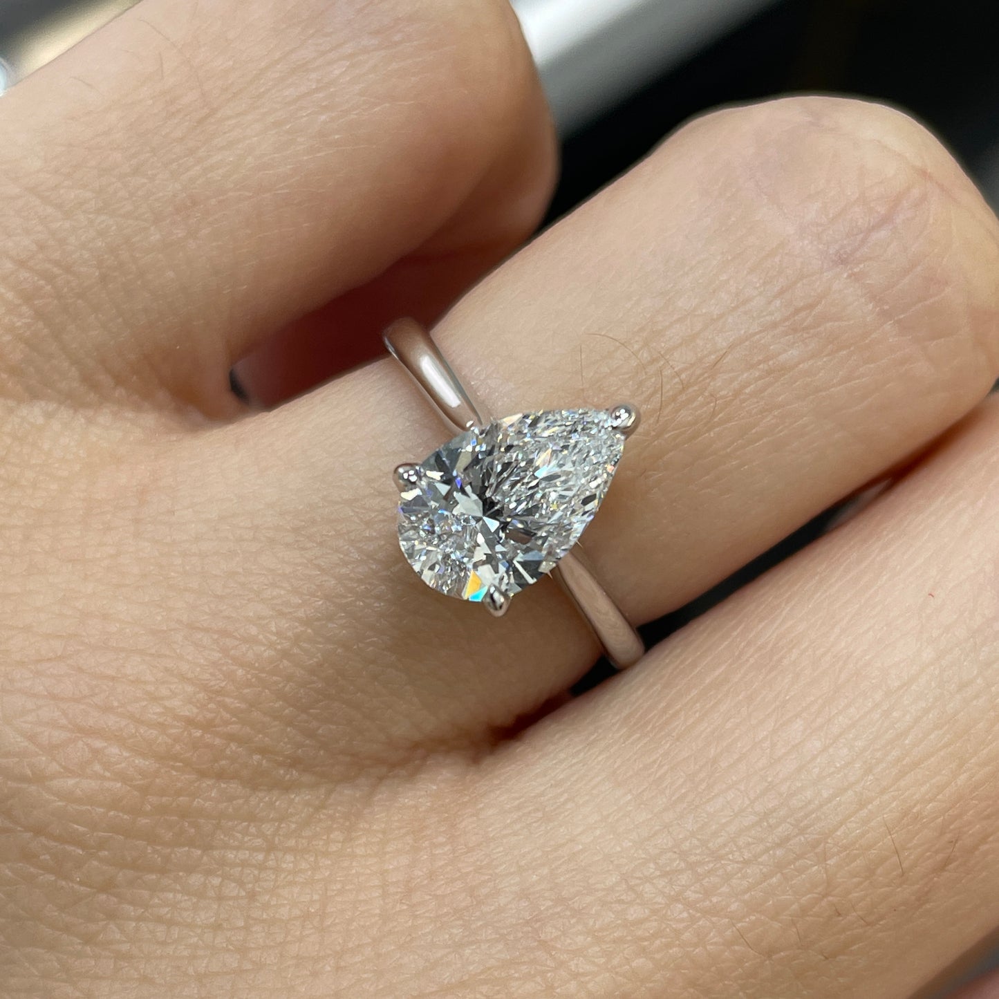 IGI Lab diamond Pear shape 1.6ct underhalo setting ring