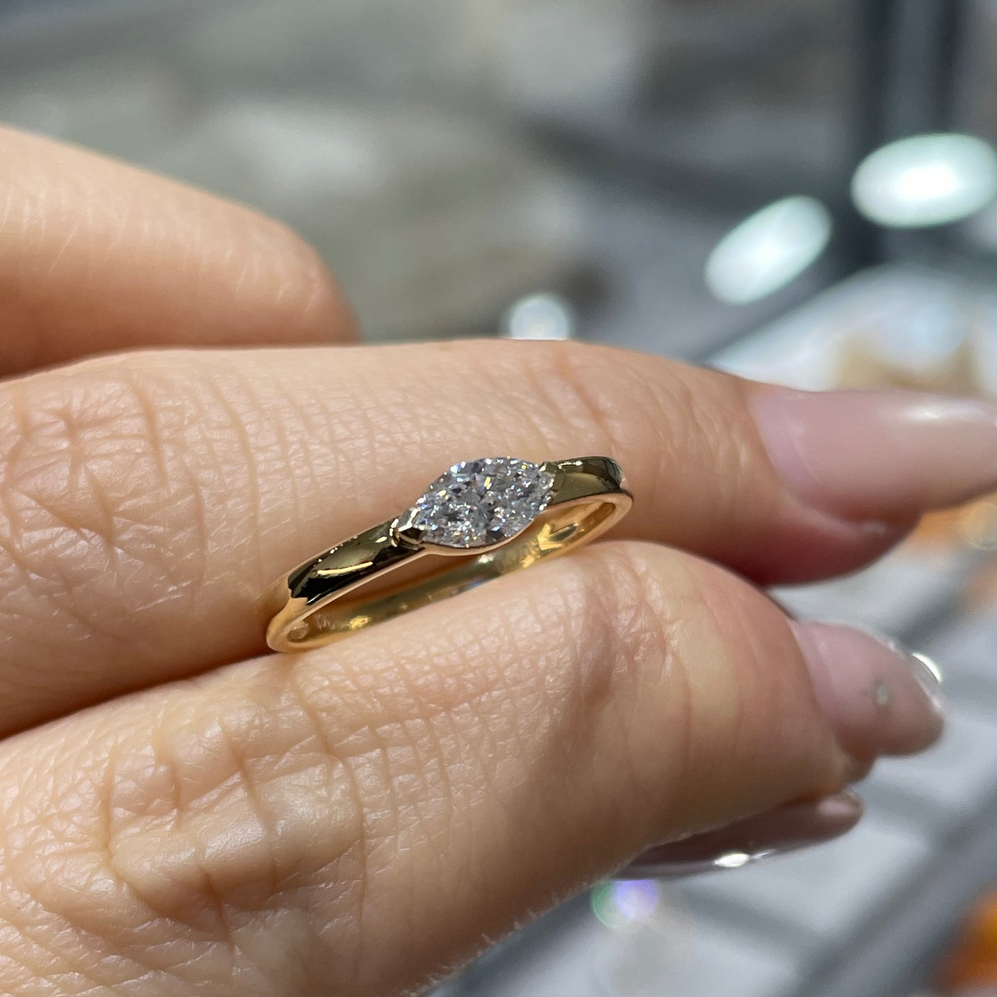 Lab diamond marquise 0.3ct horizontal ring