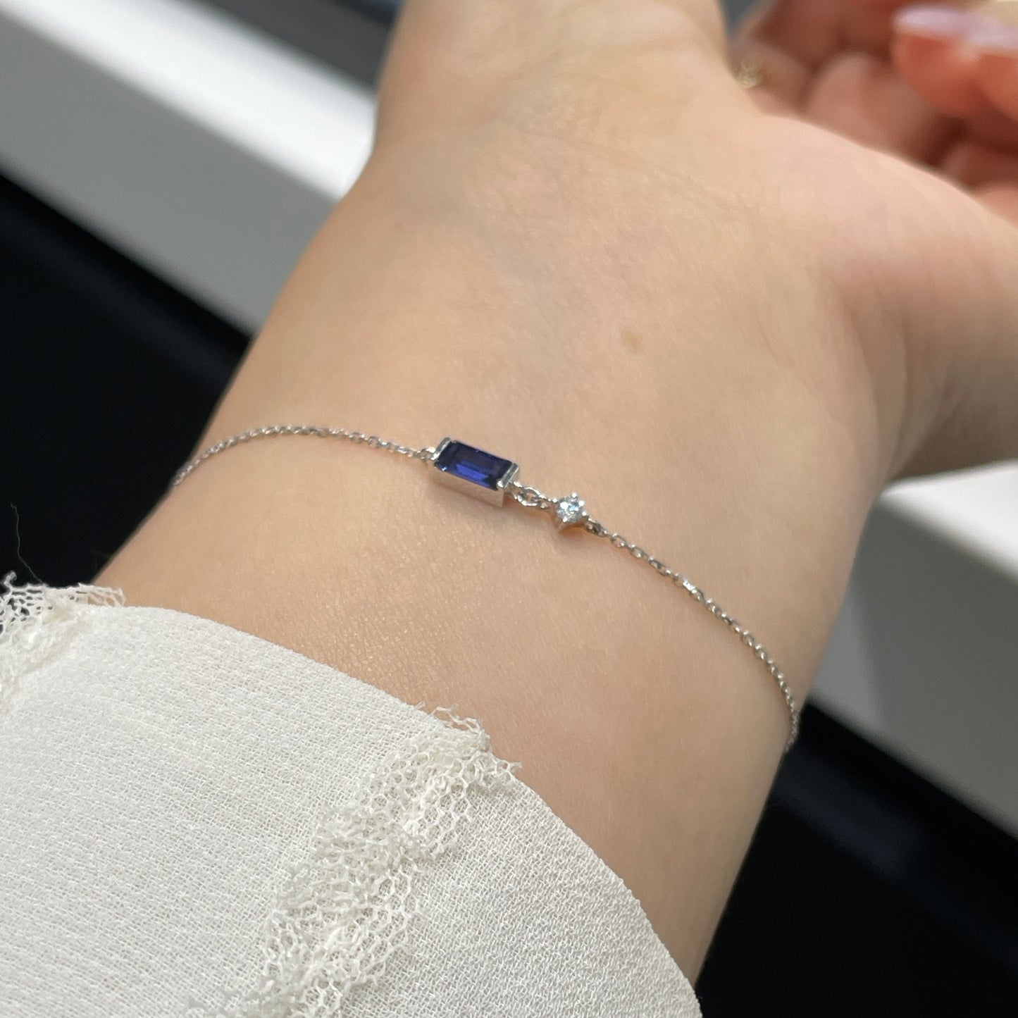 Lab sapphire royal blue color baguette cut 0.35ct with little Diamond bracelet