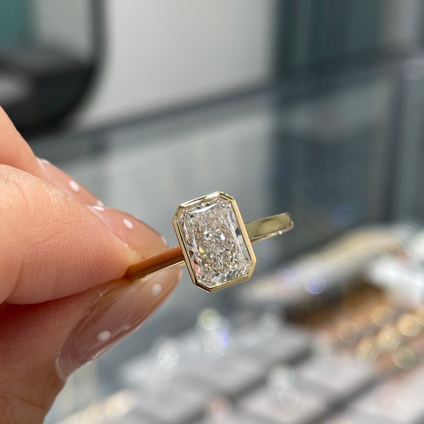 IGI Lab diamond Radiant cut 1.5ct bezel ring