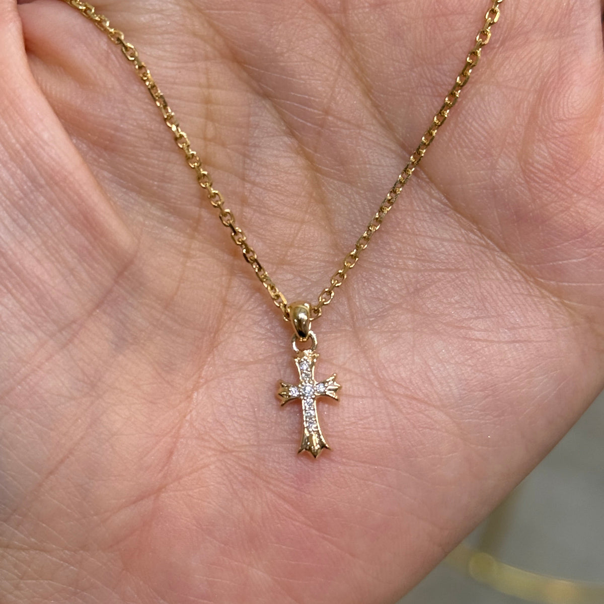 9k Lab diamond round cross pave opeb clip pendant