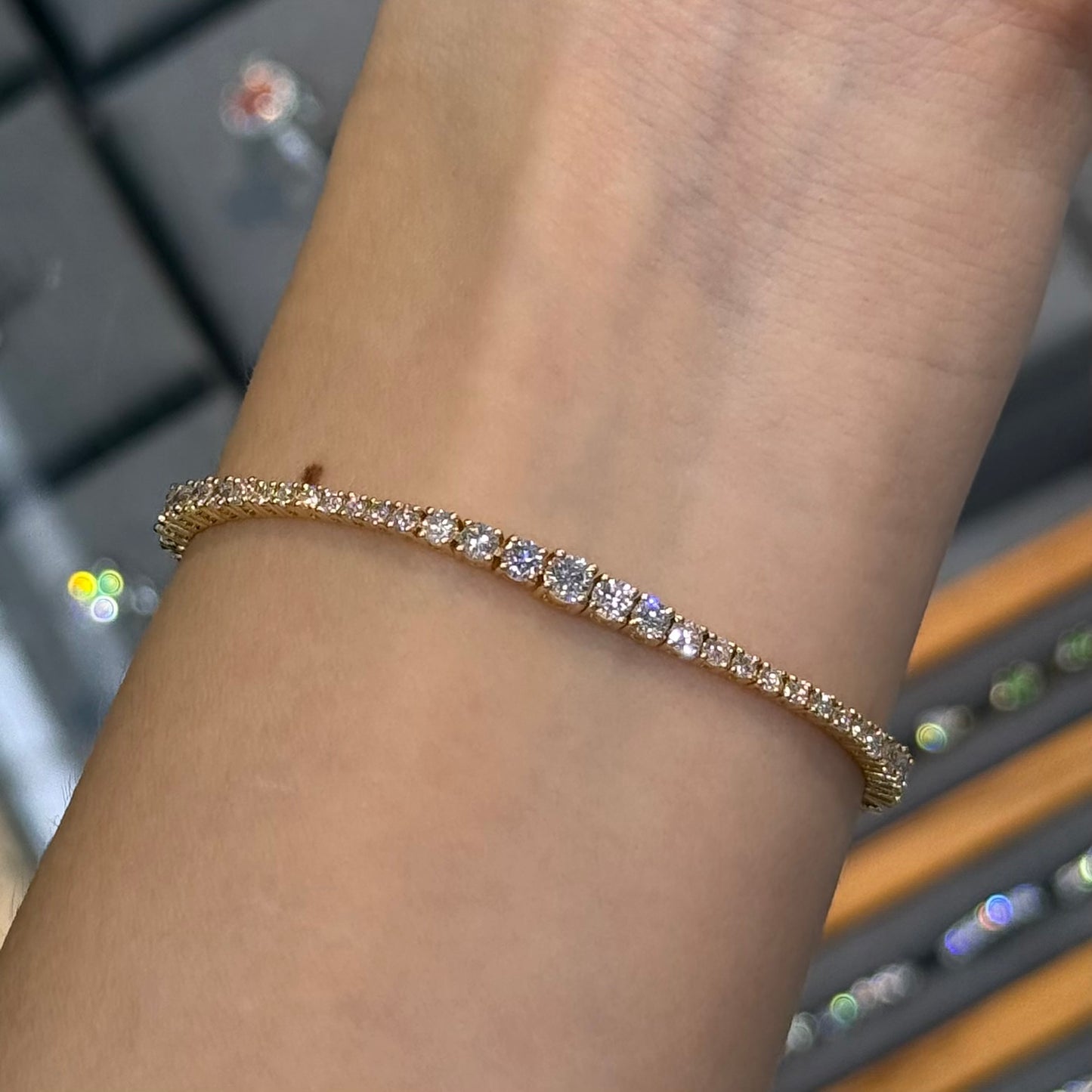Lab diamond round 2.8ct four-prong wavy tennis bracelet