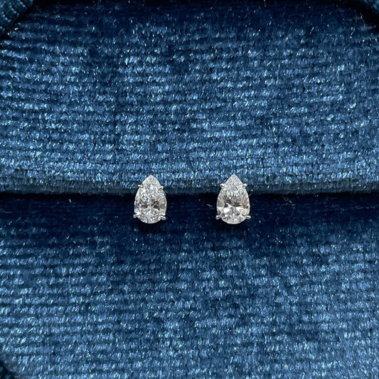 Lab diamond Pear shape 0.3ct three-prong stud earrings-pair