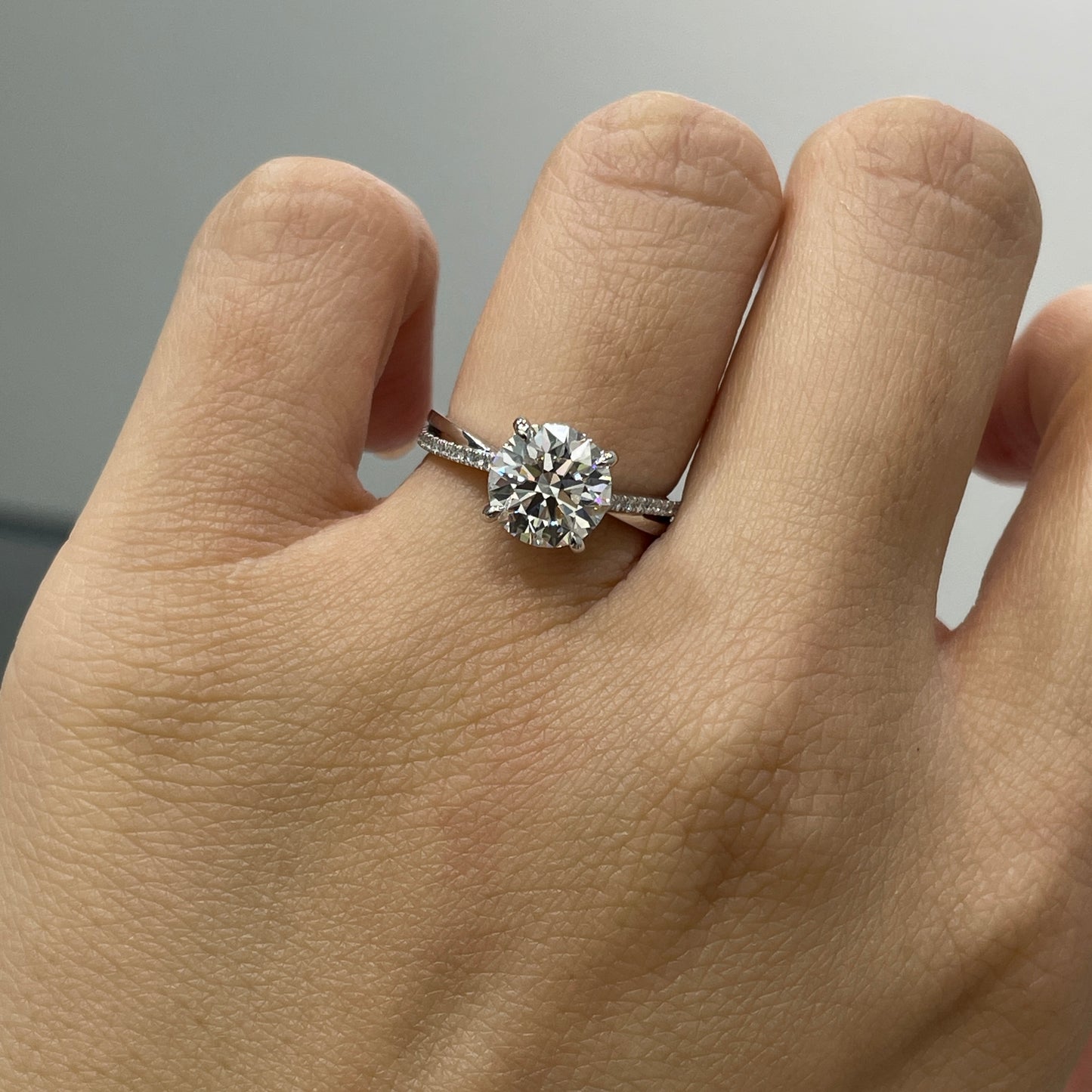 IGI lab diamond Round 2ct four-prong underhalo criss cross diamond band ring